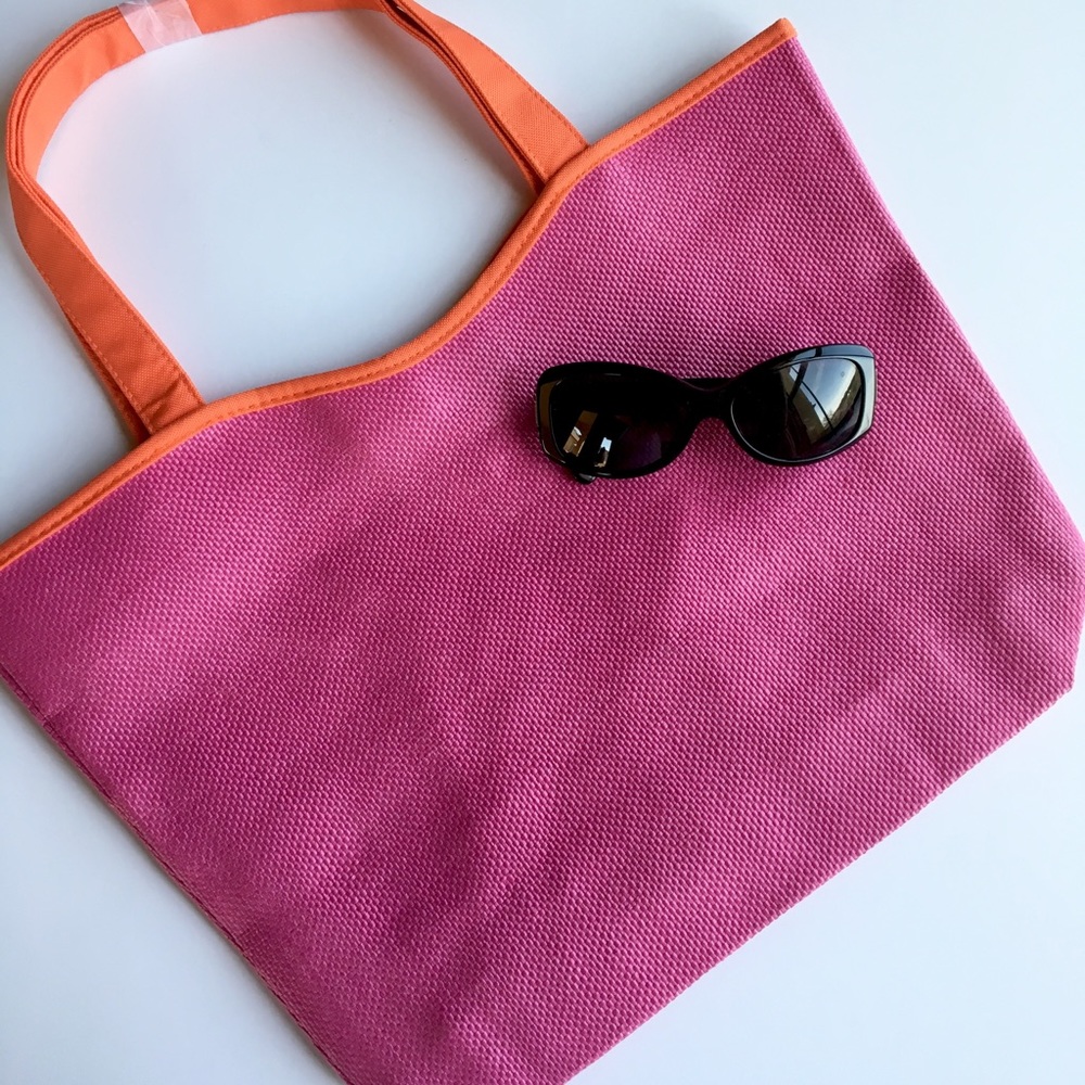 Brand New Pink Straw Lined Bag Lancôme